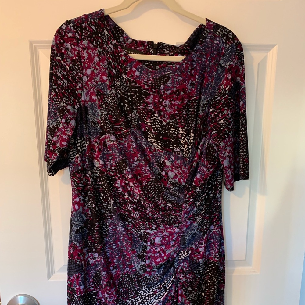 This dress is in excellent condition.